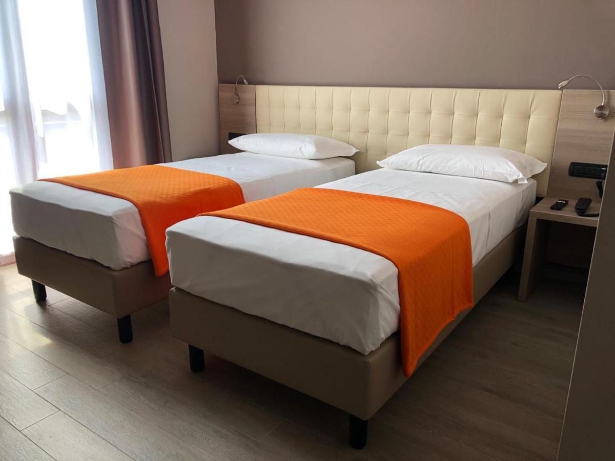 Hotel Folen มิลาน ภายนอก รูปภาพ